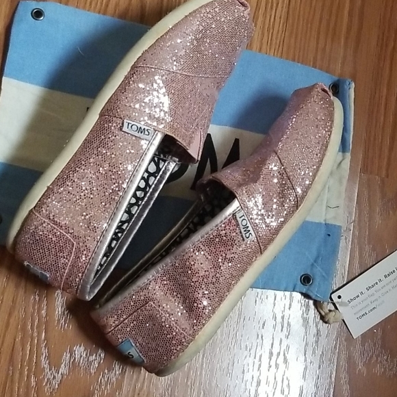 Pink sparkle TOMS size 6.5 - Picture 7 of 8